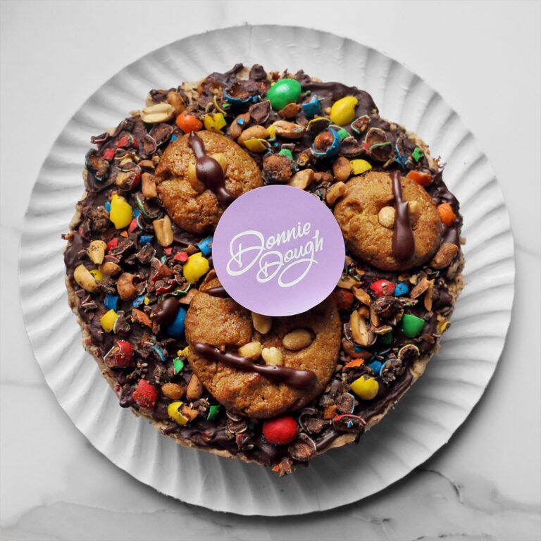 Bolo-Brownie-e-Cookie-Dough-cookies-e-MMs