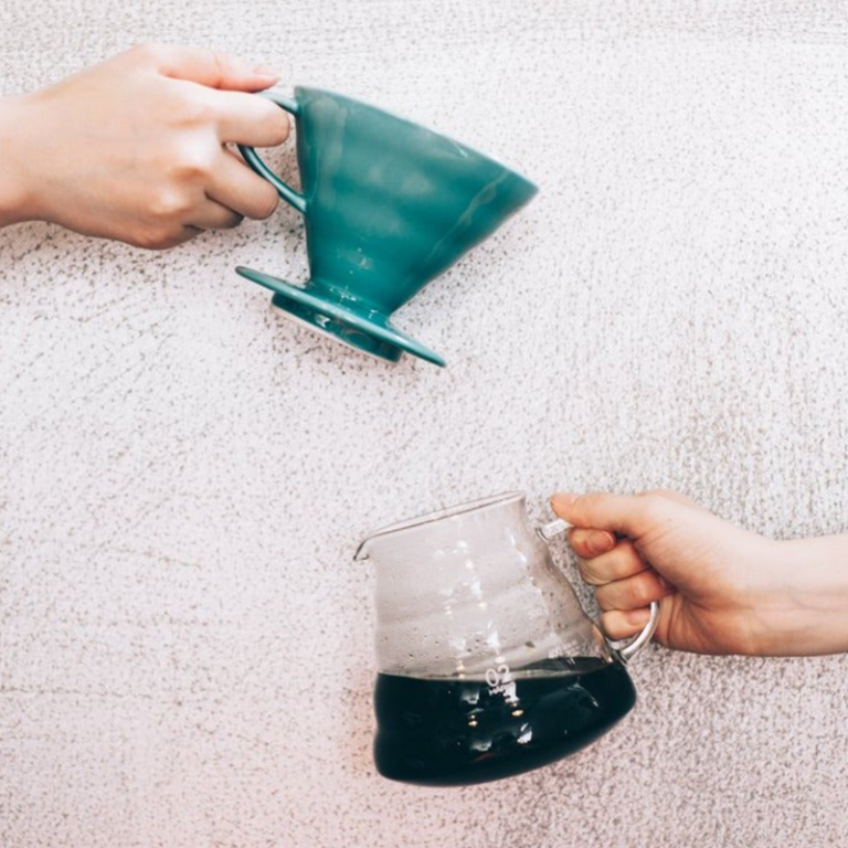 V60-Ceramic-Colour-Dripper-02-Size-Turquoise